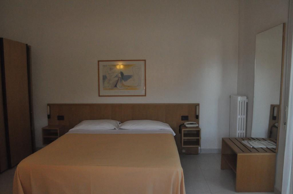 Hotel Firenze Ospedaletti Pokój zdjęcie